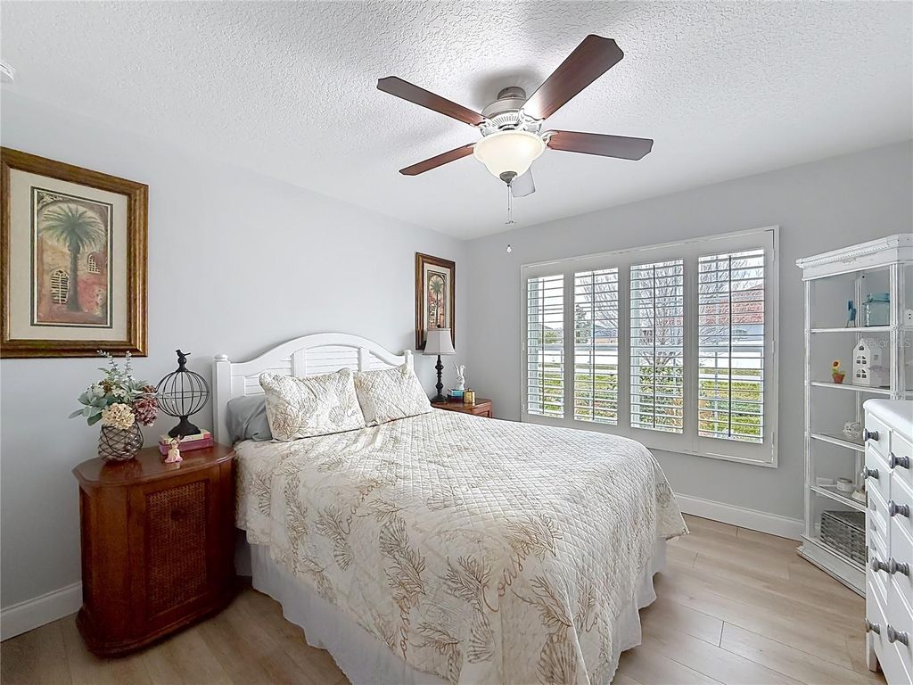 Image 25 of property listing at 9910 SW 55TH AVENUE ROAD, Ocala, FL 34476