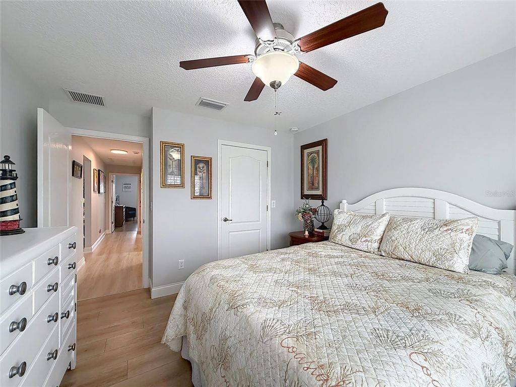 Image 26 of property listing at 9910 SW 55TH AVENUE ROAD, Ocala, FL 34476