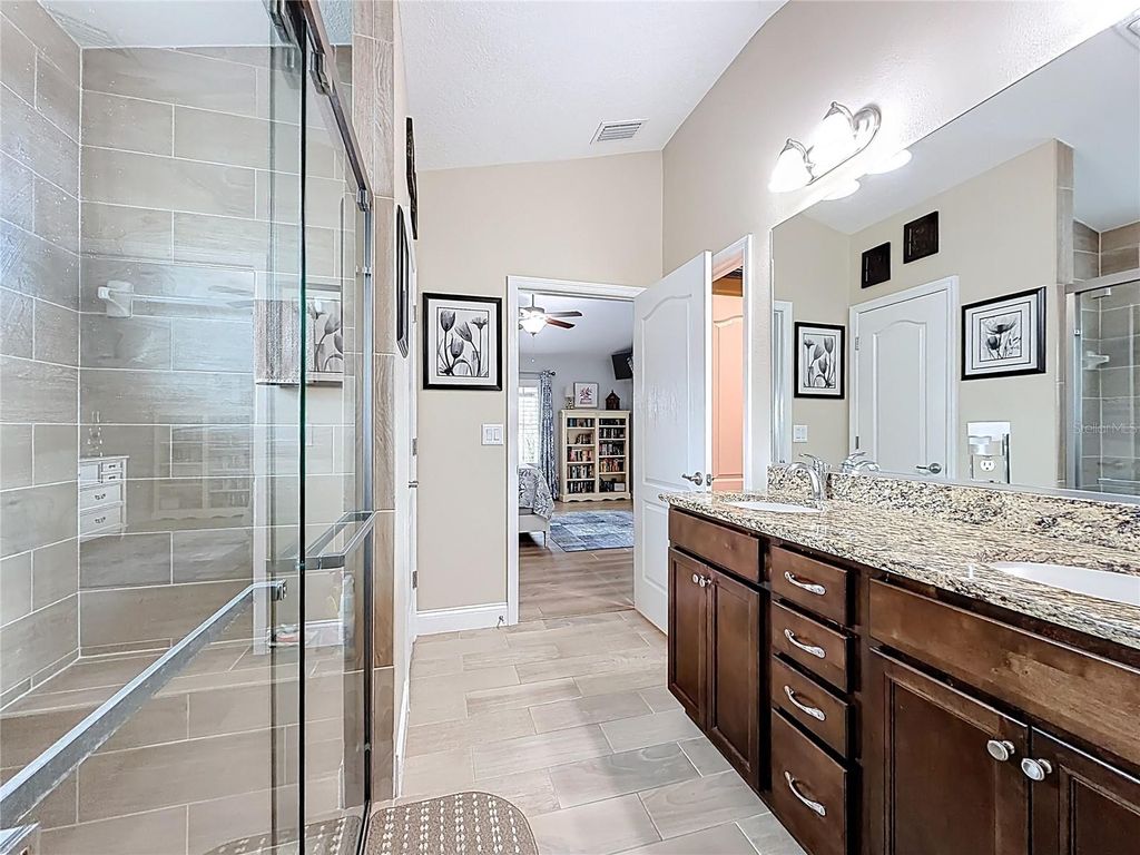 Image 38 of property listing at 9910 SW 55TH AVENUE ROAD, Ocala, FL 34476