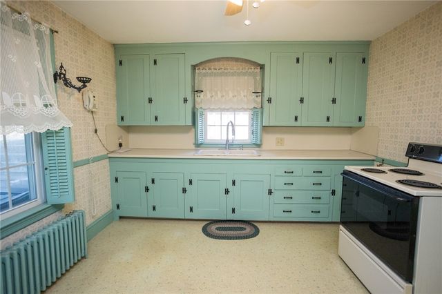 75 Parker Street, Lincoln, RI 02865