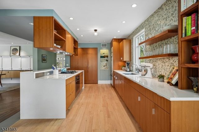 43 Ridgewood Terrace, Maplewood Twp., NJ 07040