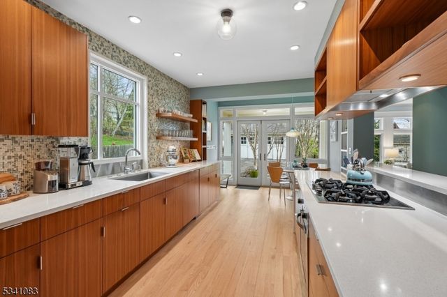 43 Ridgewood Terrace, Maplewood Twp., NJ 07040