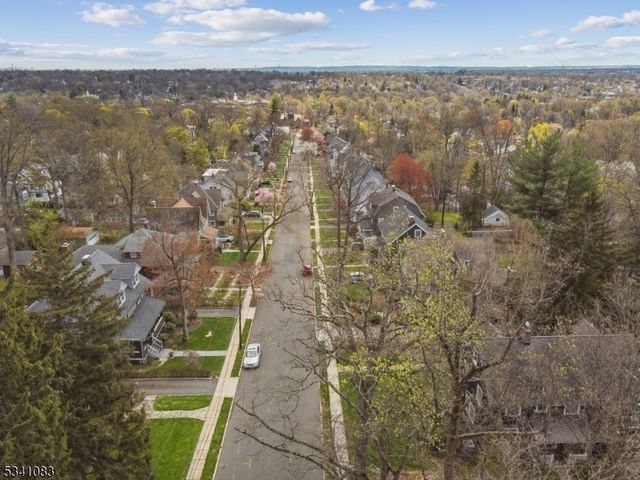 43 Ridgewood Terrace, Maplewood Twp., NJ 07040