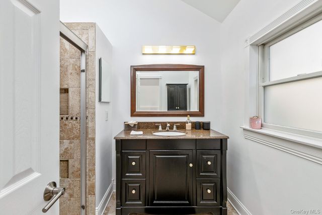 10 Tall Oaks Court, Manorville, NY 11949