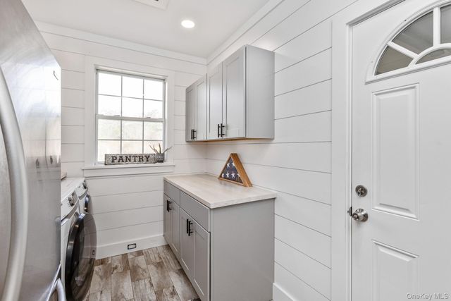 10 Tall Oaks Court, Manorville, NY 11949