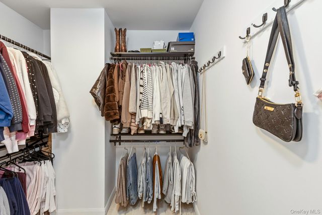 10 Tall Oaks Court, Manorville, NY 11949