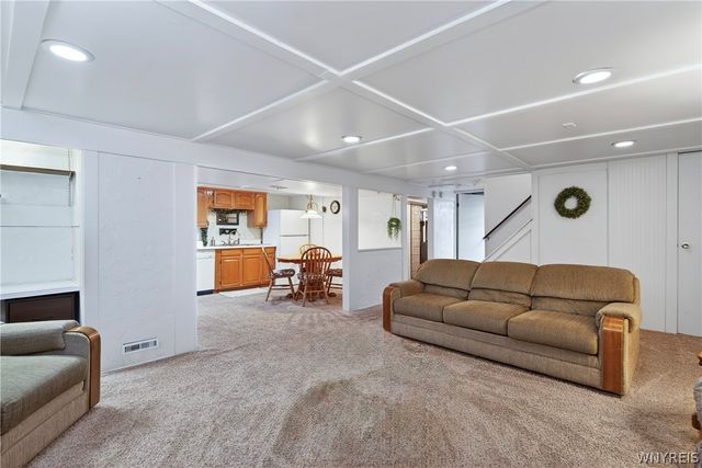 83 Patricia Lane, Cheektowaga, NY 14227