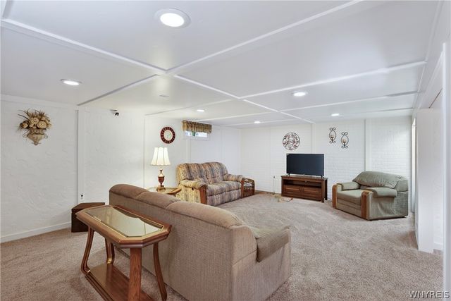 83 Patricia Lane, Cheektowaga, NY 14227