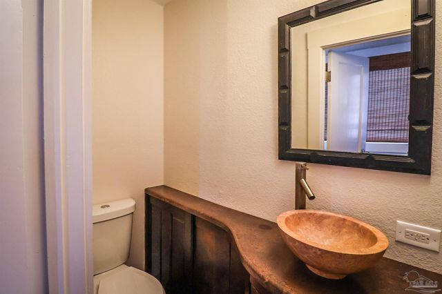 422 N Davis Hwy, Pensacola, FL 32501