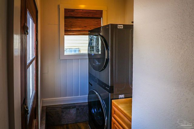 422 N Davis Hwy, Pensacola, FL 32501