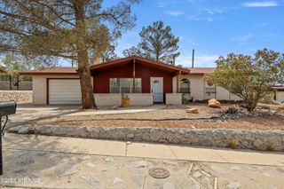 2722 Crestview Drive, Las Cruces, NM 88011