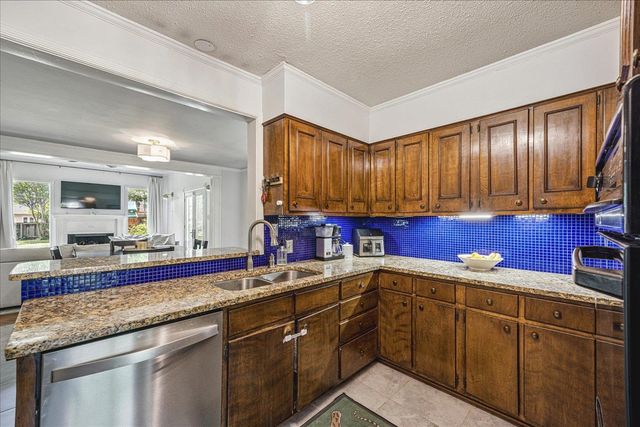 3581 POPLAR AVE, Memphis, TN 38111