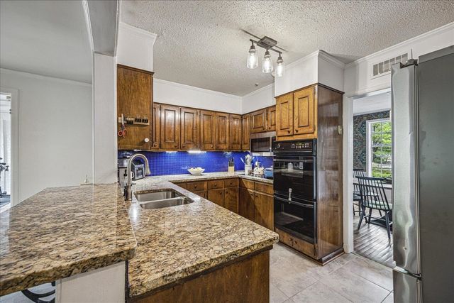 3581 POPLAR AVE, Memphis, TN 38111