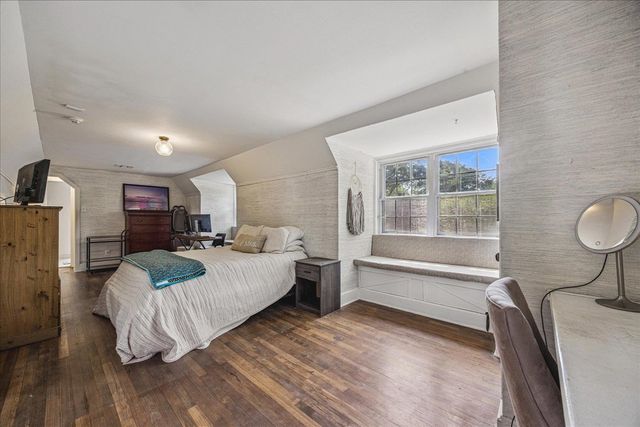 3581 POPLAR AVE, Memphis, TN 38111