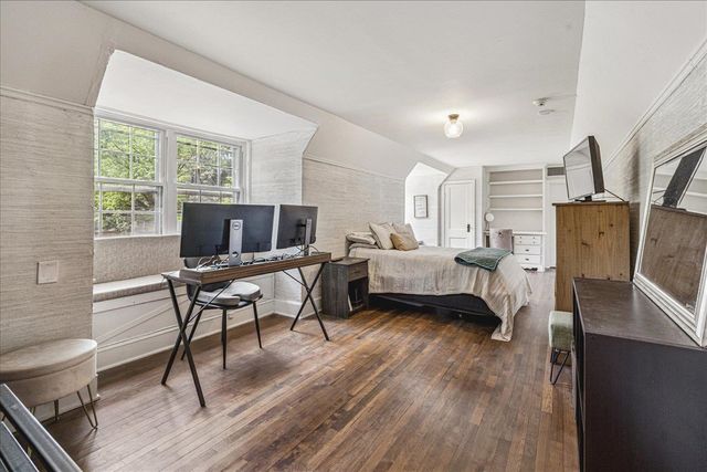 3581 POPLAR AVE, Memphis, TN 38111