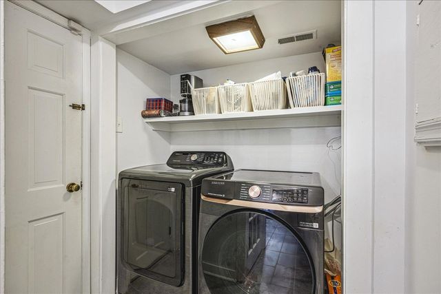 3581 POPLAR AVE, Memphis, TN 38111