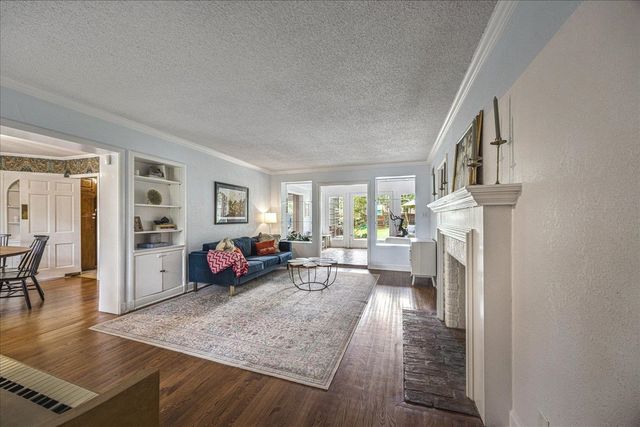 3581 POPLAR AVE, Memphis, TN 38111