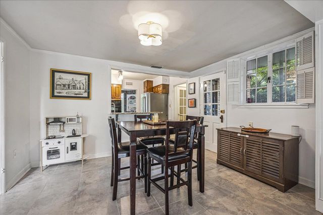 3581 POPLAR AVE, Memphis, TN 38111