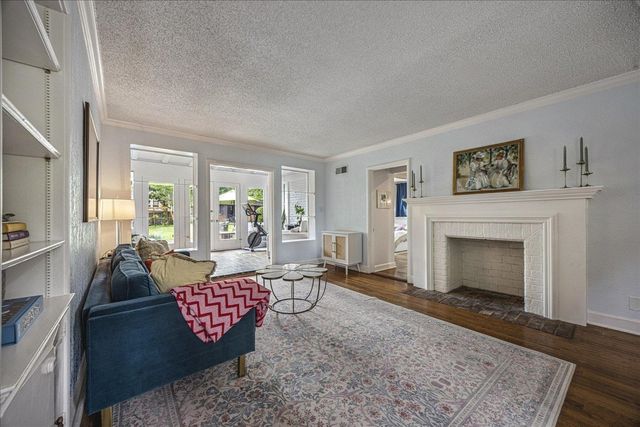 3581 POPLAR AVE, Memphis, TN 38111