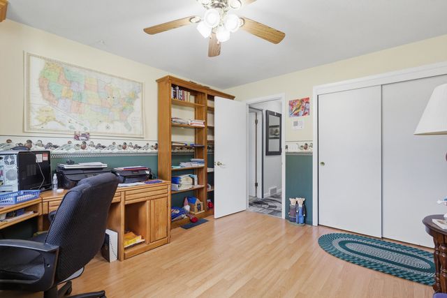 1127 Highland Park Drive, Bettendorf, IA 52722