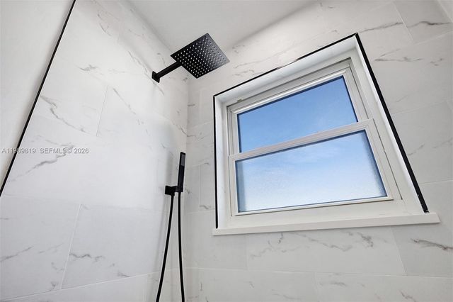 104 Wedgewood Lks S, Green Acres, FL 33463