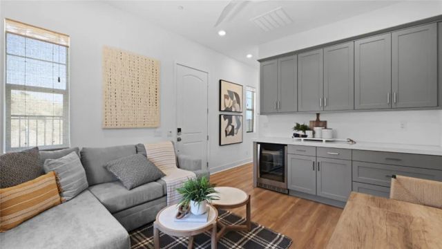 29519 Corte Azulejo, Valencia, CA 91354