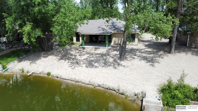 S-1095 Maple Lane, Fremont, NE 68025