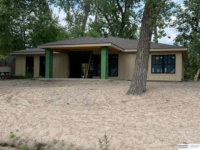 S-1095 Maple Lane, Fremont, NE 68025