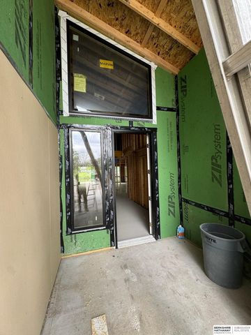 S-1095 Maple Lane, Fremont, NE 68025