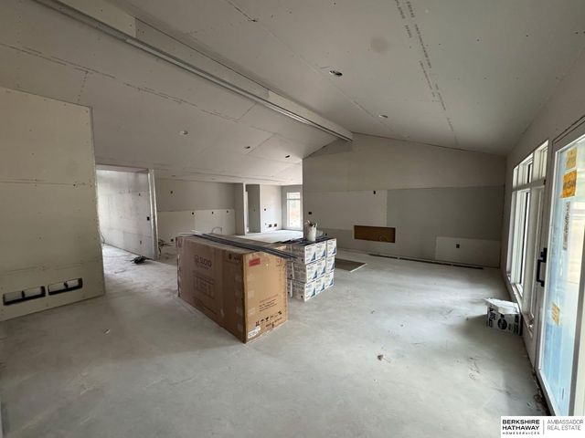 S-1095 Maple Lane, Fremont, NE 68025