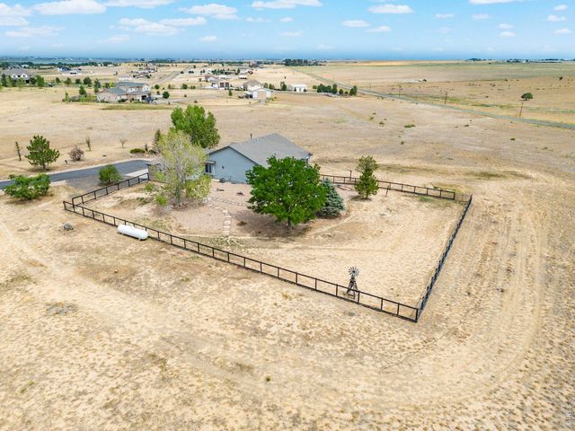 15330 Perrytown St, Hudson, CO 80642