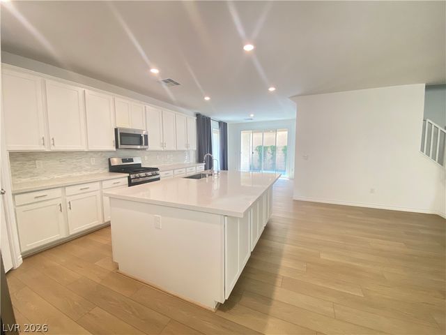 3995 Redwood Glen Court, Las Vegas, NV 89141