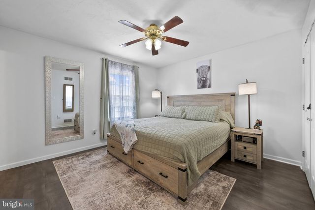 11 YORKTOWNE CT, Littlestown, PA 17340