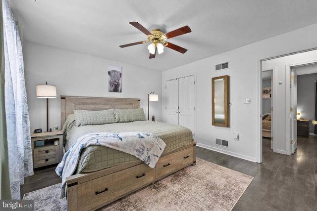 11 YORKTOWNE CT, Littlestown, PA 17340