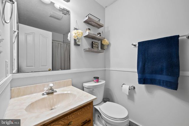 11 YORKTOWNE CT, Littlestown, PA 17340