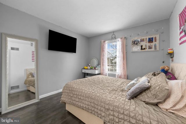 11 YORKTOWNE CT, Littlestown, PA 17340