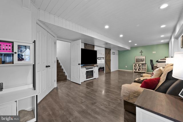 11 YORKTOWNE CT, Littlestown, PA 17340