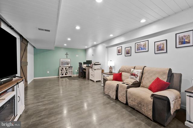 11 YORKTOWNE CT, Littlestown, PA 17340