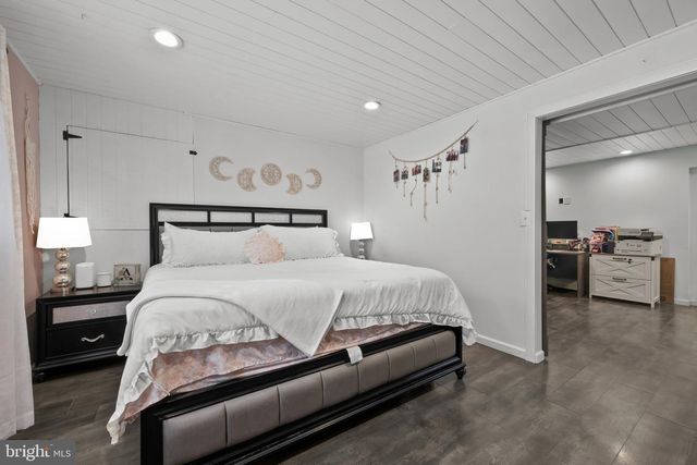 11 YORKTOWNE CT, Littlestown, PA 17340