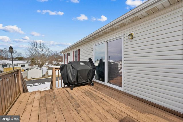 11 YORKTOWNE CT, Littlestown, PA 17340