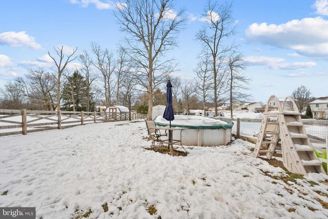 11 YORKTOWNE CT, Littlestown, PA 17340