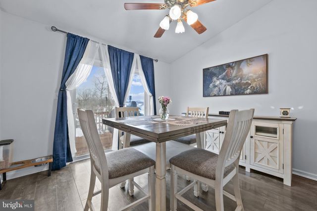 11 YORKTOWNE CT, Littlestown, PA 17340