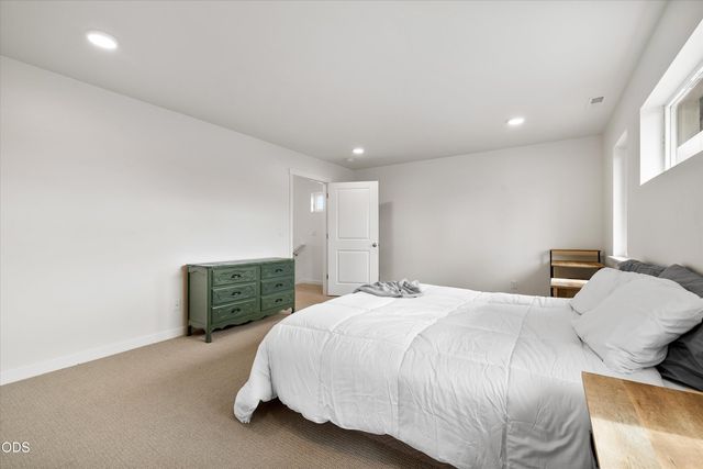 16487 Bassett Road, La Pine, OR 97739