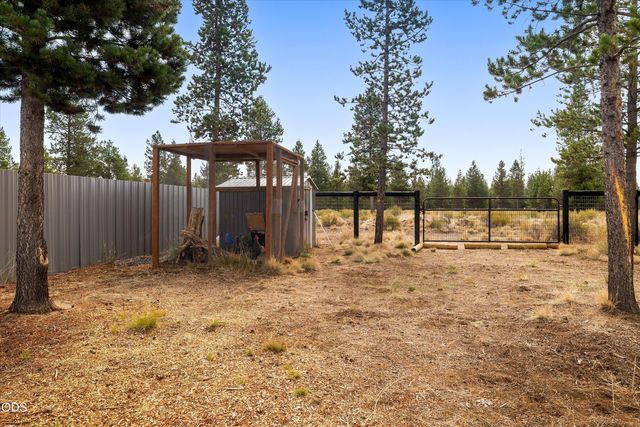 16487 Bassett Road, La Pine, OR 97739