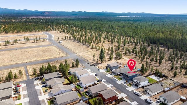 16487 Bassett Road, La Pine, OR 97739