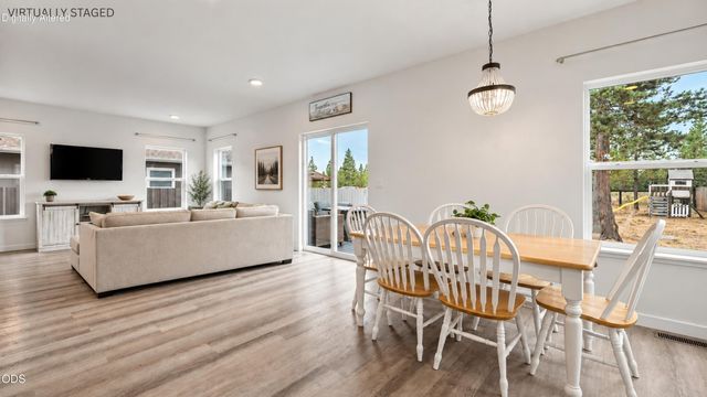 16487 Bassett Road, La Pine, OR 97739