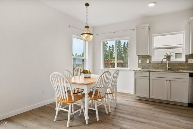 16487 Bassett Road, La Pine, OR 97739