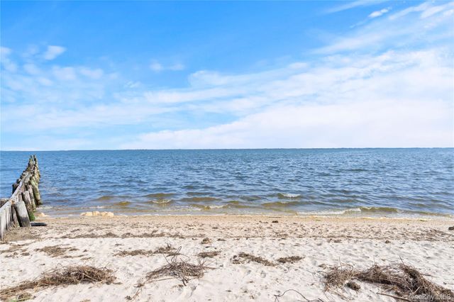 4 Shore Road, Bellport Village, NY 11713