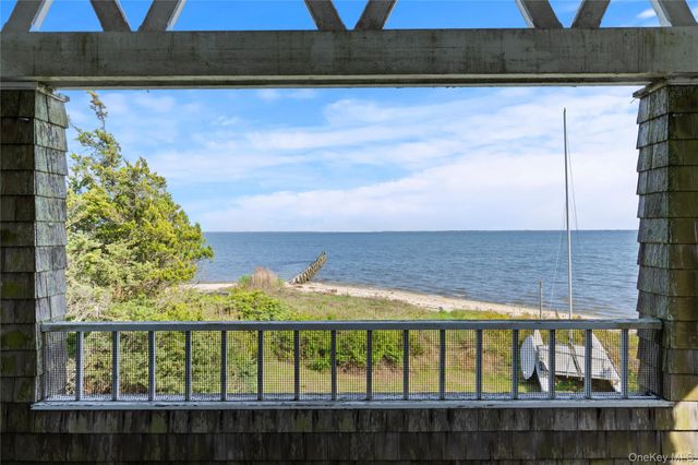 4 Shore Road, Bellport Village, NY 11713
