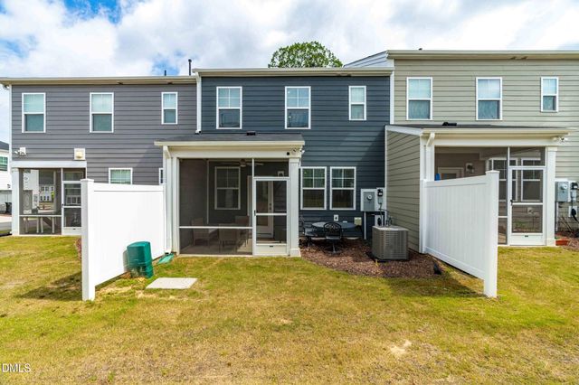 1712 Sweet Gardenia Way, Apex, NC 27502